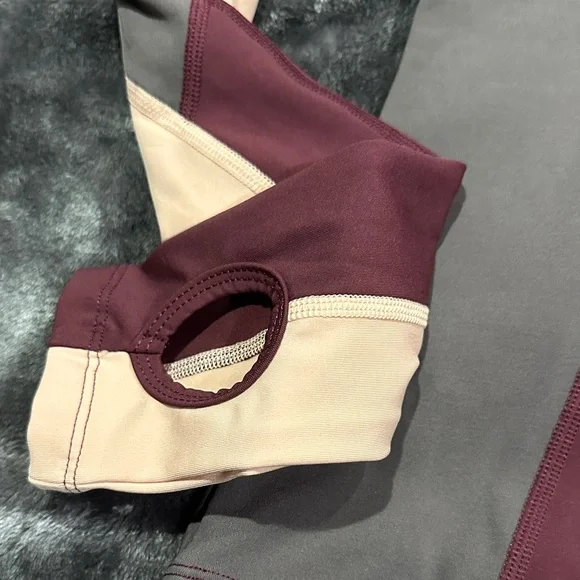 Gymshark- Women's Colorblock Long Sleeve Top - Picture 2 of 5